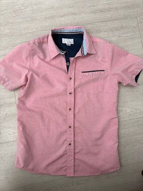 Men's Pink Short-Sleeve Casual Button-Down Shirt with Contrast Trim